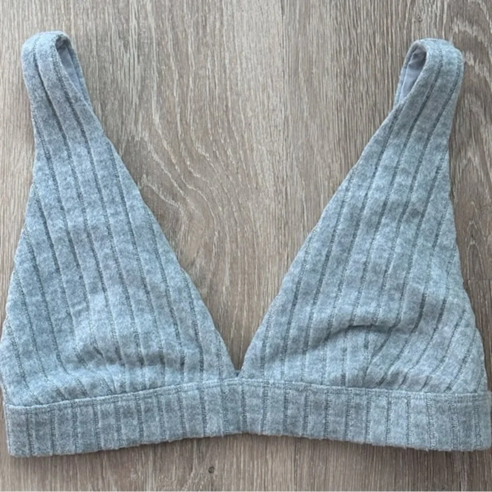 Alo Yoga Ribbed Take Comfort Bra in Athletic Heather Grey Sz‎ M